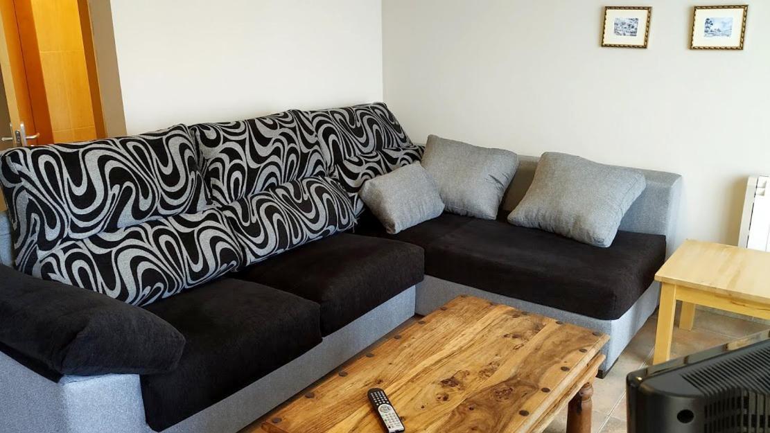 Apartamentos Aldea Del Puente Onís المظهر الخارجي الصورة