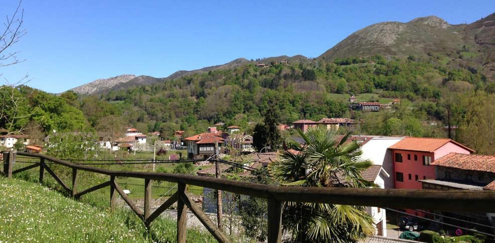 Apartamentos Aldea Del Puente Onís المظهر الخارجي الصورة