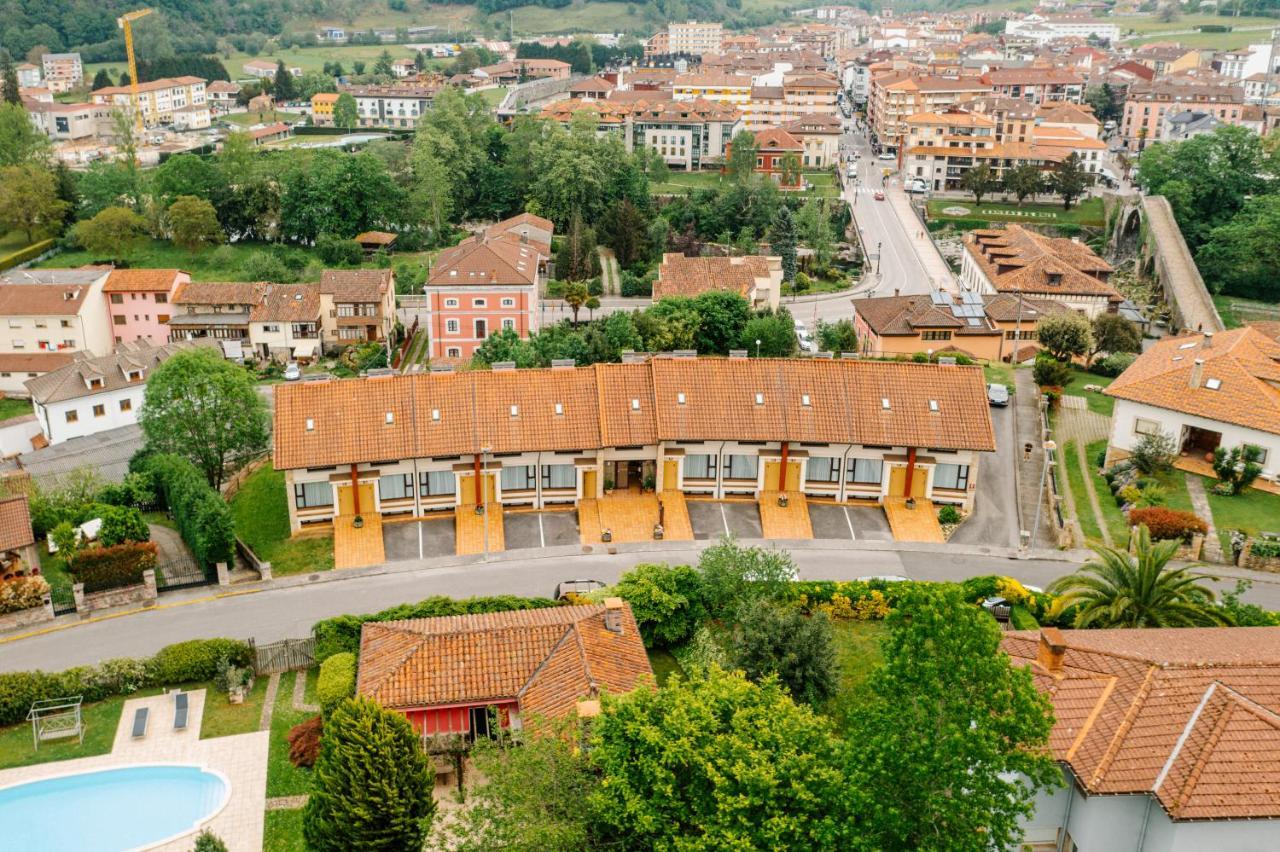 Apartamentos Aldea Del Puente Onís المظهر الخارجي الصورة