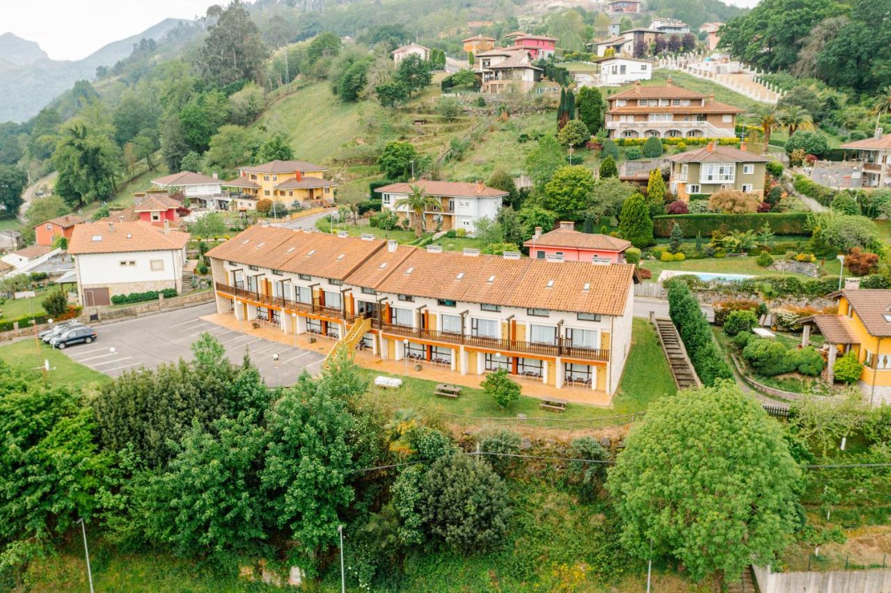 Apartamentos Aldea Del Puente Onís المظهر الخارجي الصورة