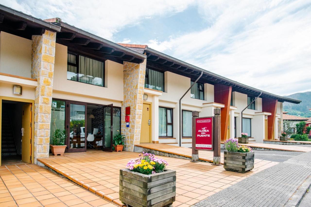 Apartamentos Aldea Del Puente Onís المظهر الخارجي الصورة