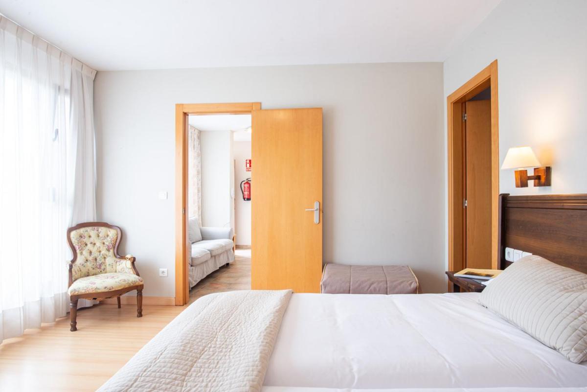 Apartamentos Aldea Del Puente Onís المظهر الخارجي الصورة