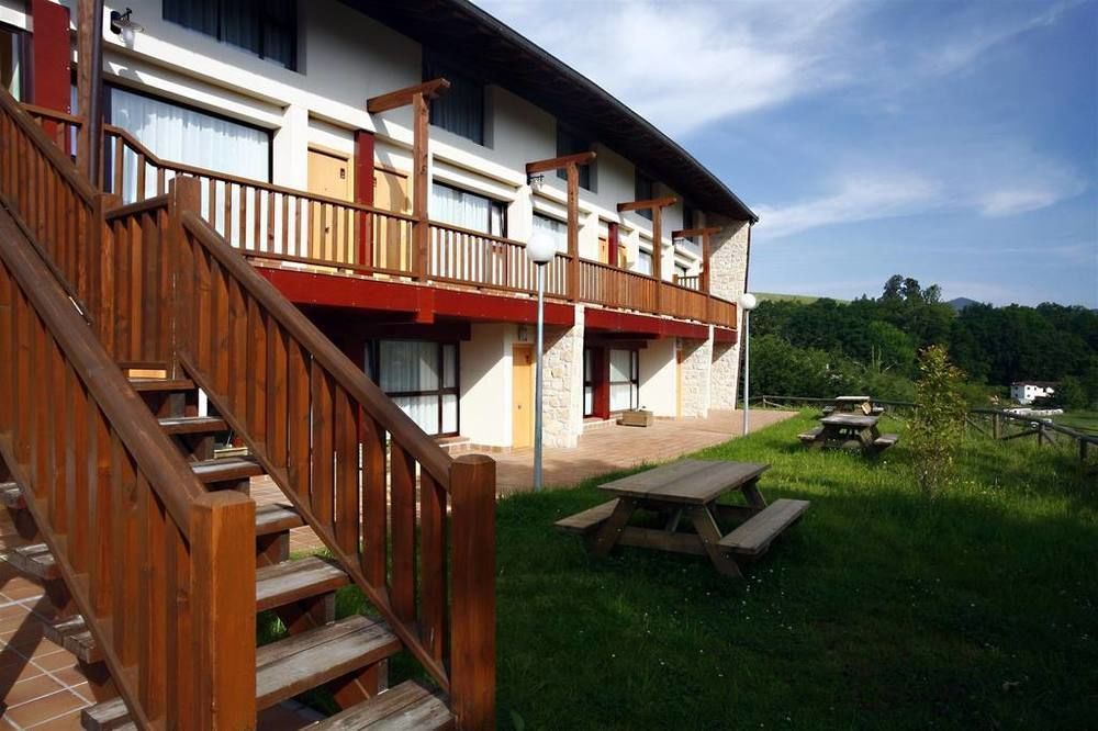 Apartamentos Aldea Del Puente Onís المظهر الخارجي الصورة