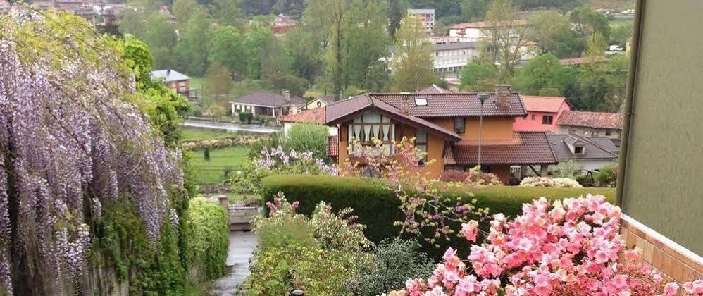 Apartamentos Aldea Del Puente Onís المظهر الخارجي الصورة
